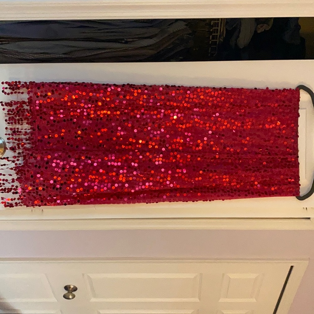 Scarf sequins